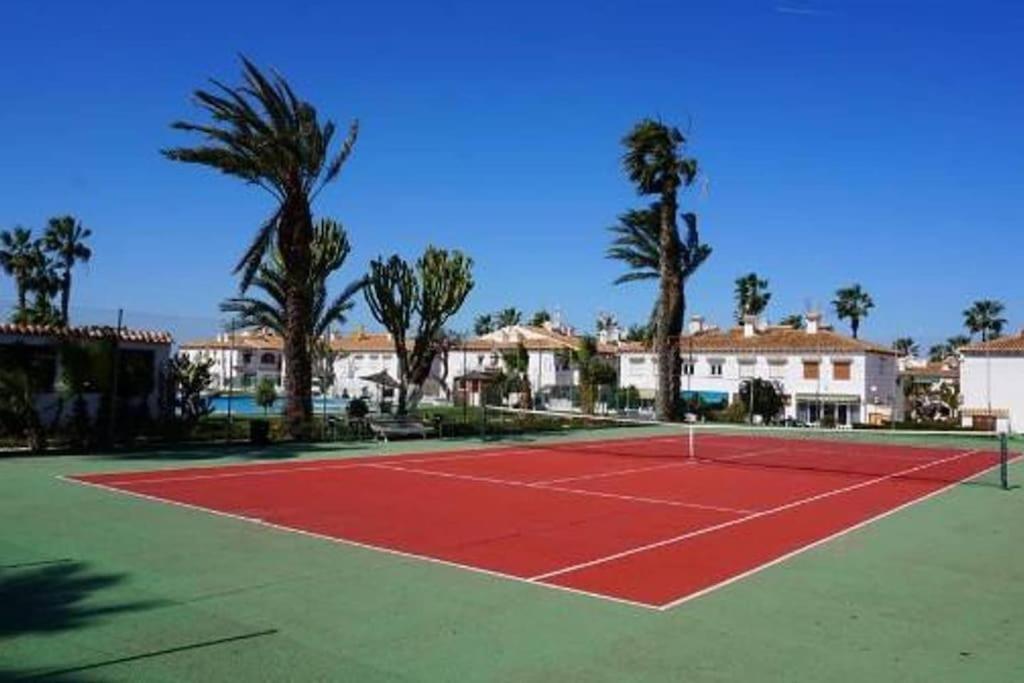 Bungalow En Los Balcones Planta Baja Manzana 5 Numero 18 Alicante Eksteriør billede